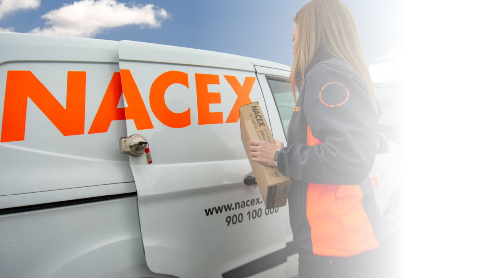 <h2 style="color: #fe5000;"> Garantia de entrega Premium, </h2> 
<h3 style="color: grey;"> para os seus envios mais exigentes.</h3> 