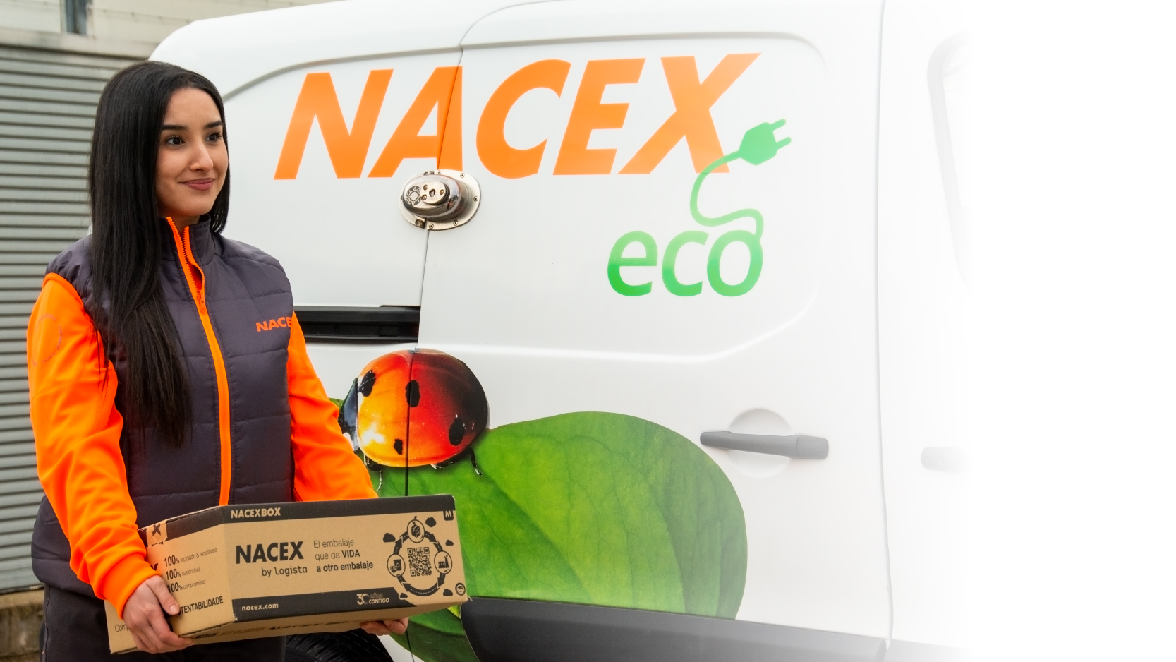 <h2 style="color: #fe5000;"> Somos compromisso </h2> 
<h3 style="color: grey;"> Cuidamos do planeta e das pessoas</h3> 